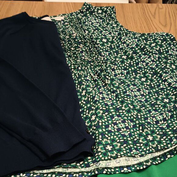 Loft Size XL Blue and Green Top (NWT) - Picture 2 of 12